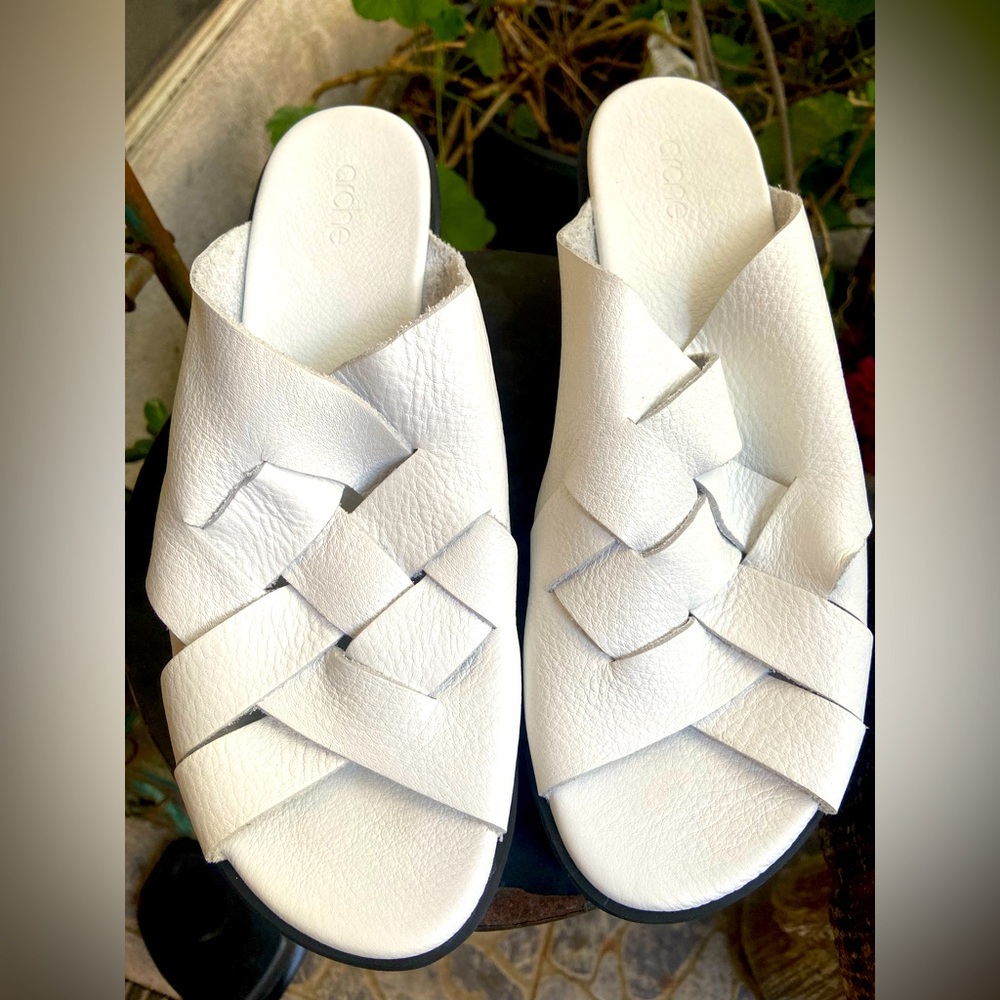 ARCHE GALAXI SLIDES. Full grain French leather. Size 9 1/2. NEW.